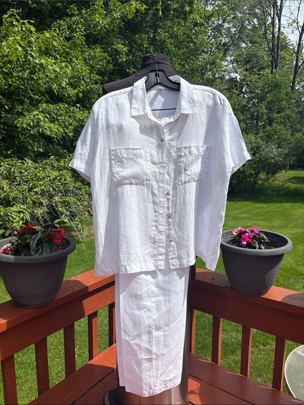 Beautiful organic linen 2 piece pants suit.